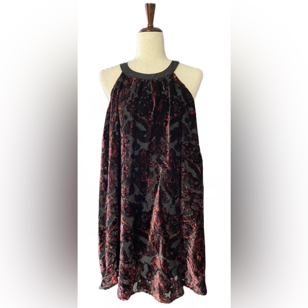 Torrid Sleeveless Halter Paisley Burnout Velvet Tunic Top Size 3X/22-24